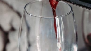 boire verre vin reims unsplash